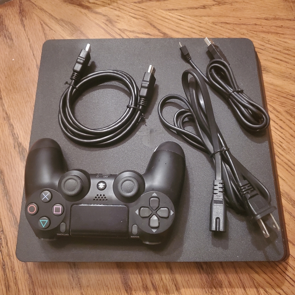 PS4 Slim BLACK 500GB ***MINT***